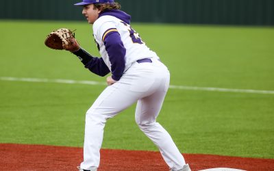 Five-run sixth costs Farmers