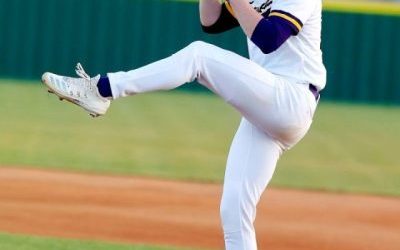 Strawn deals no-hitter in Farmers first district win
