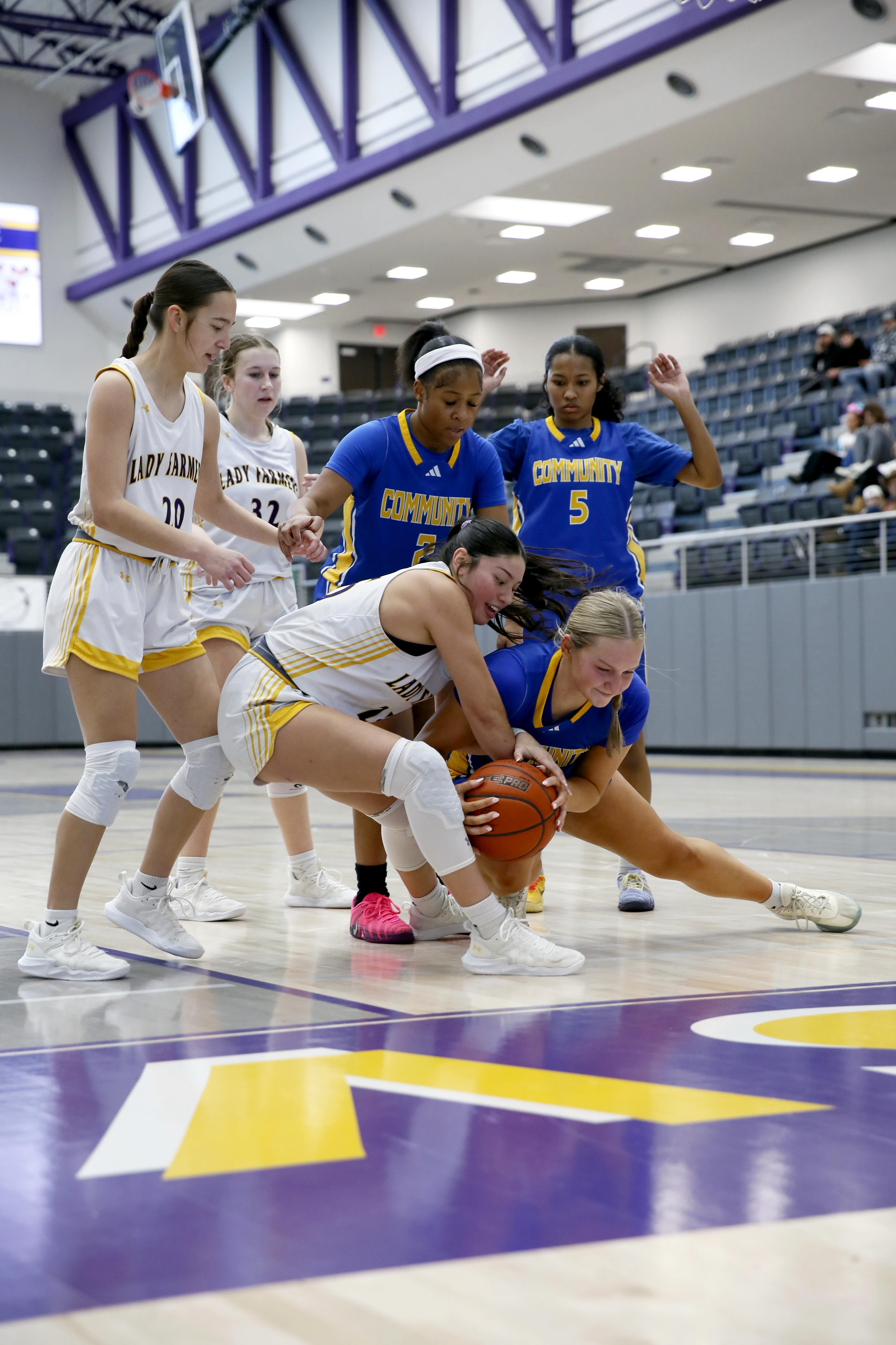 Late surge lifts Lady Farmers