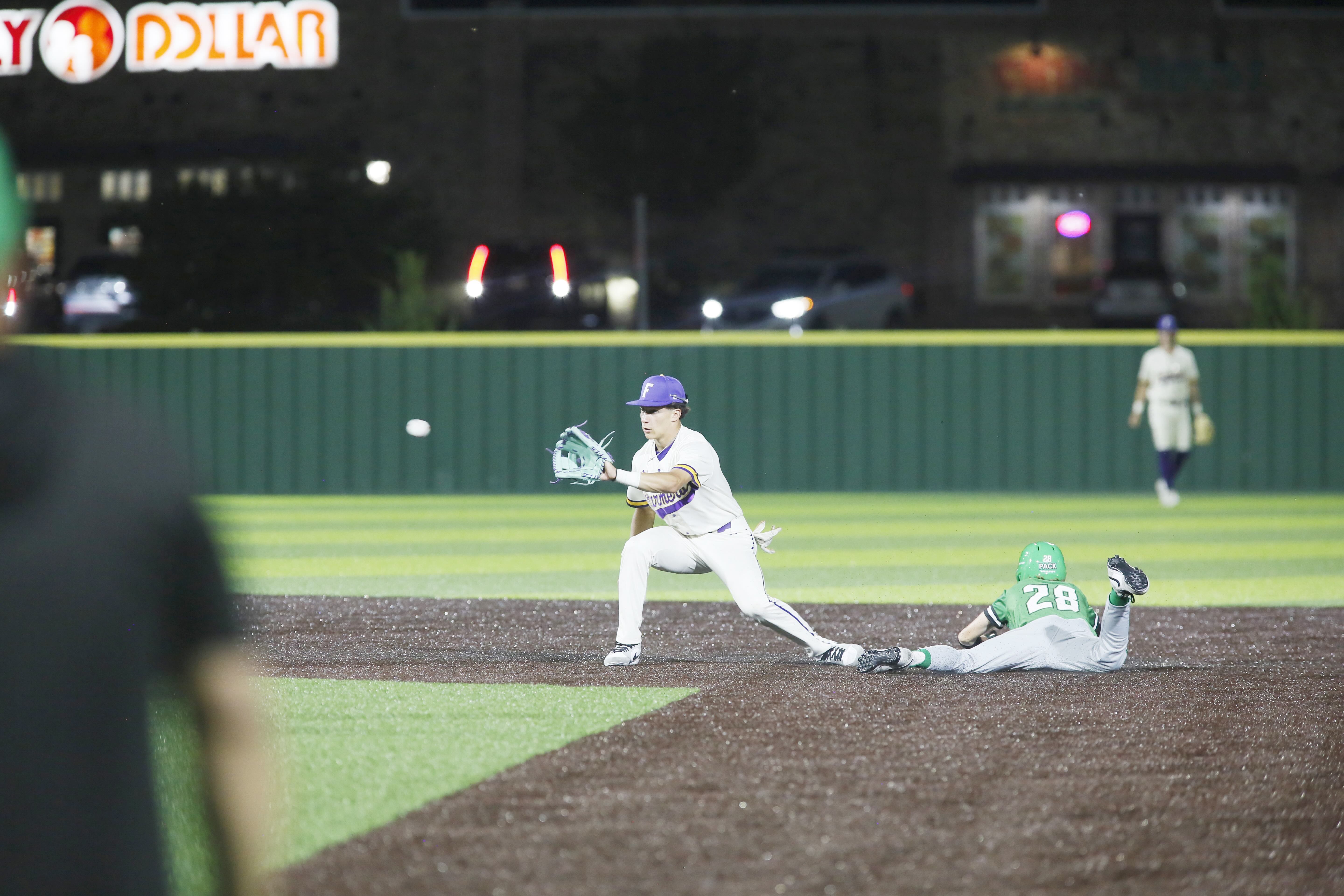 Farmers outlast Sunnyvale in eight innings