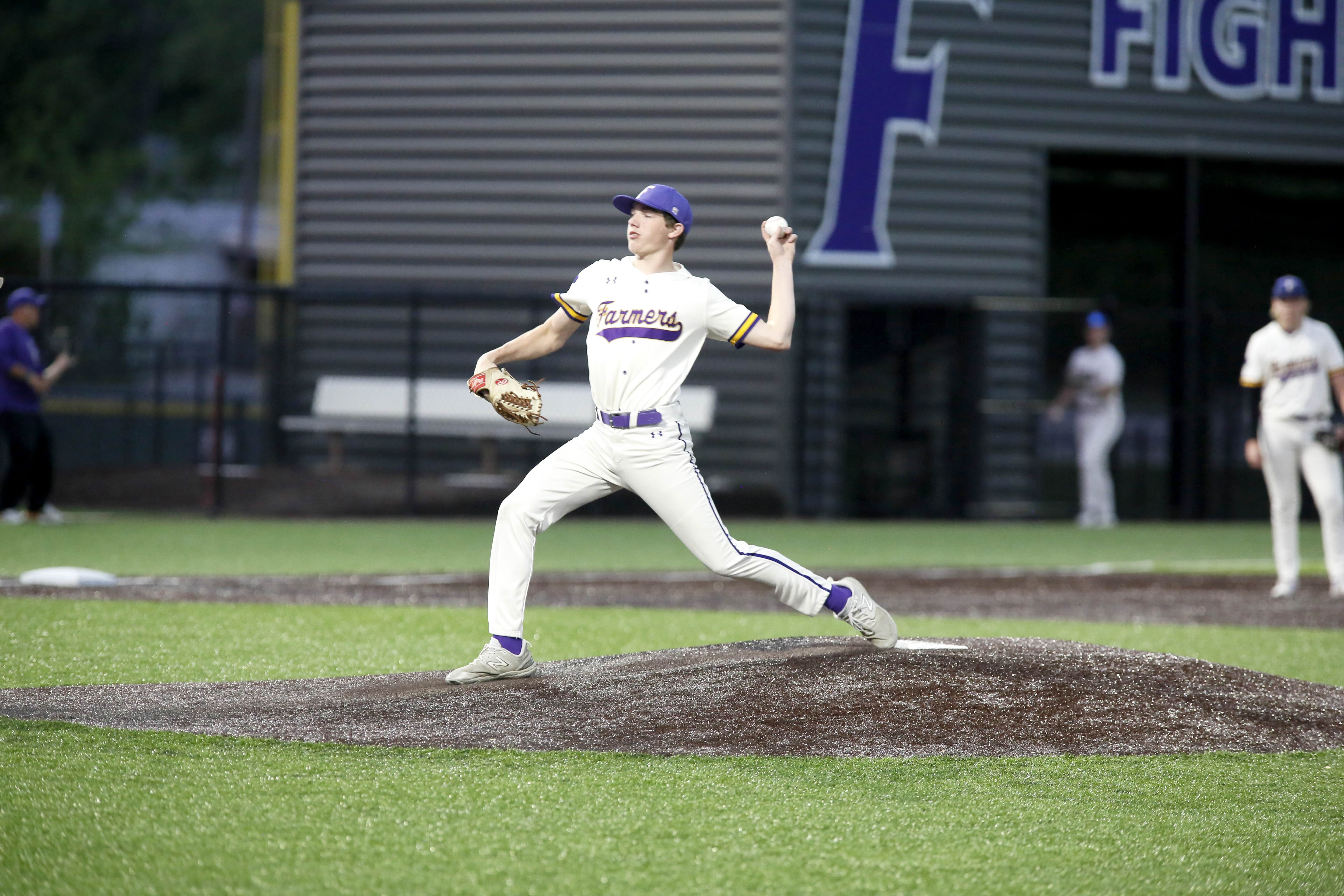 Farmers rally, clinch playoff berth