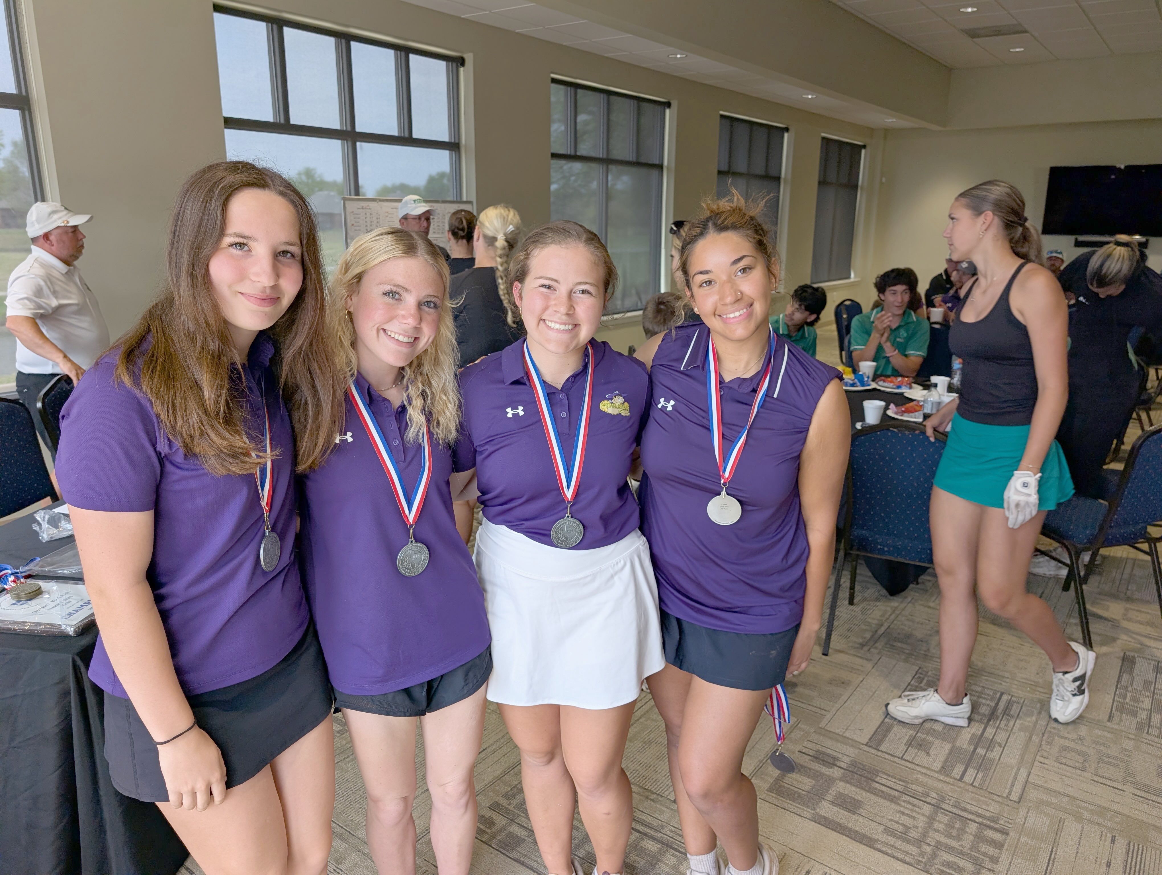 Golfers qualify for regional tournament