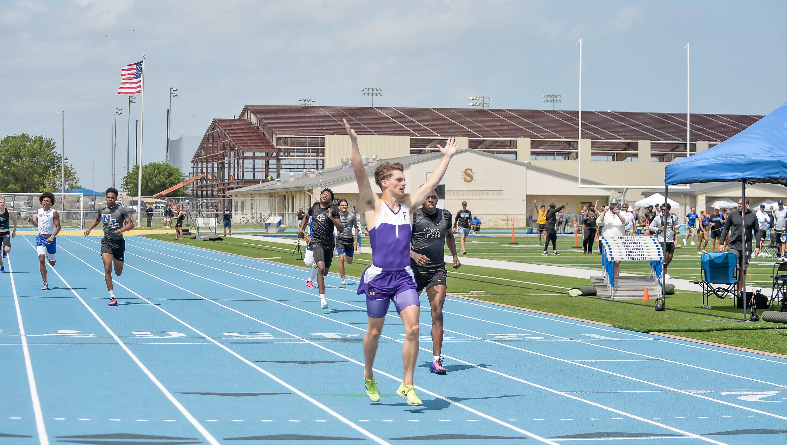 Stone breaks own school record in 400, Farmers advance to regionals