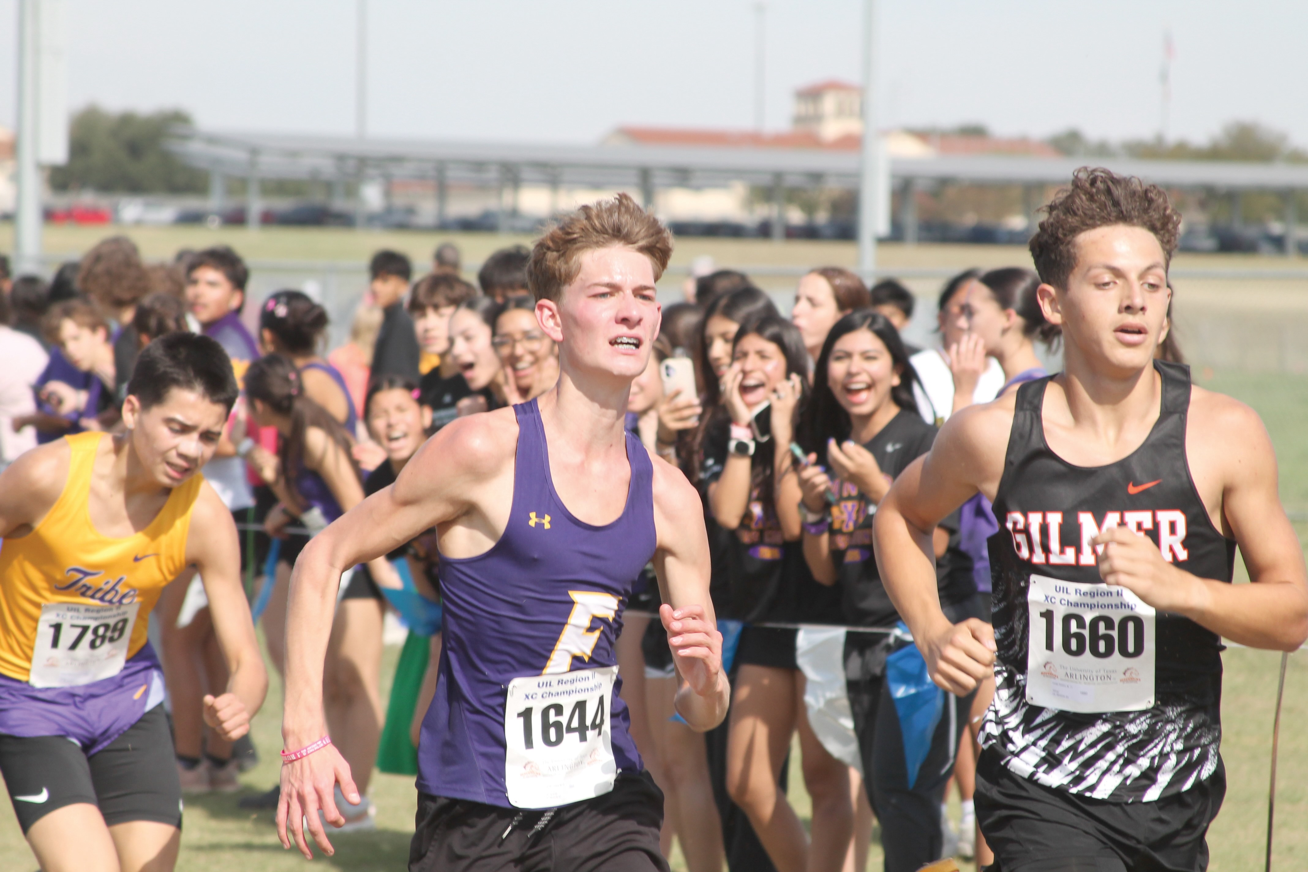 Pollard, Ware run top 10 times at regional, qualify for state