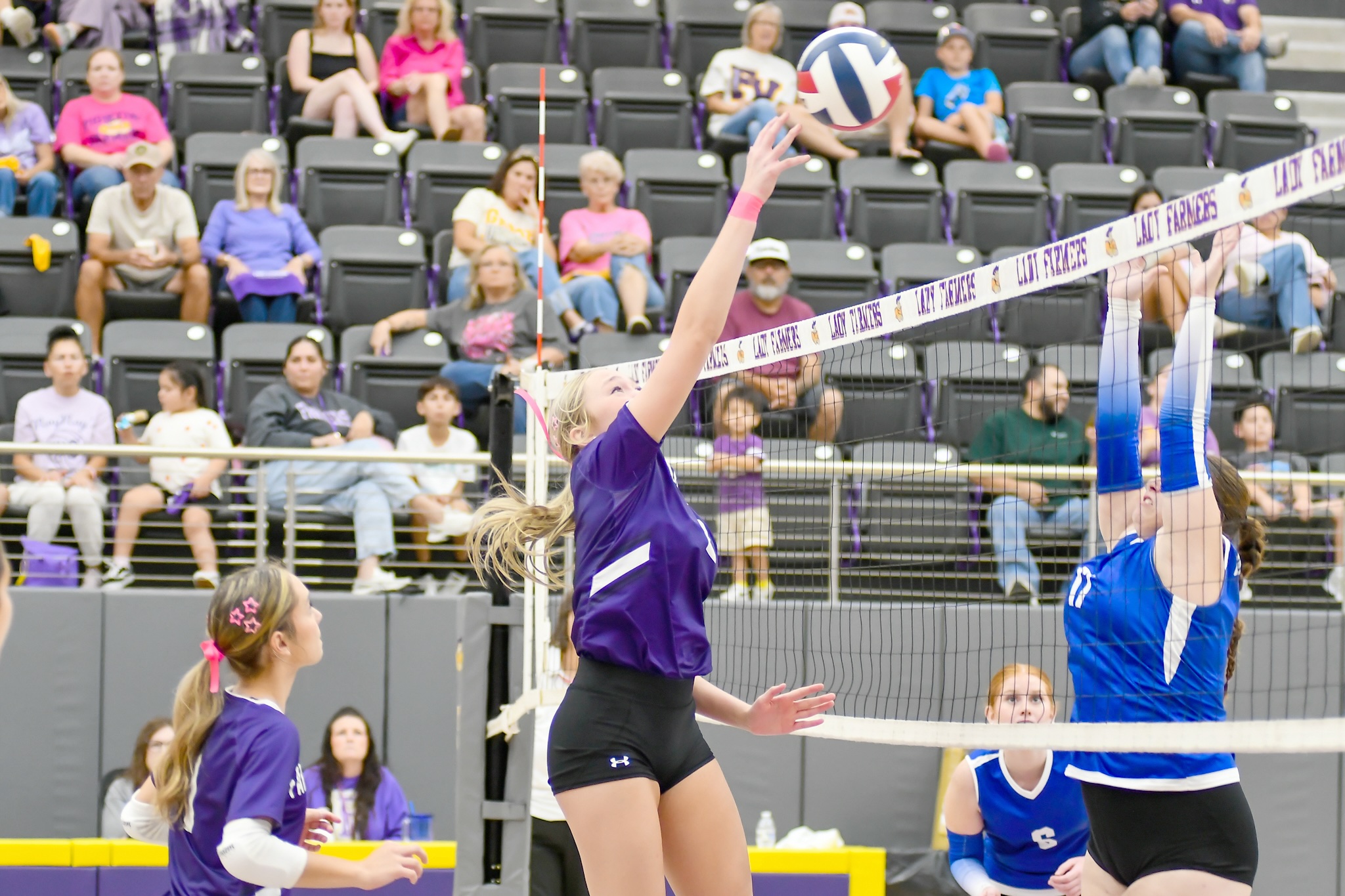 Lady Farmers sweep Quinlan Ford